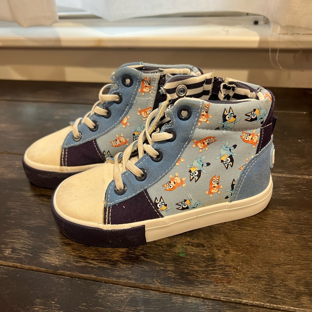 10T Bluey high top sneakers